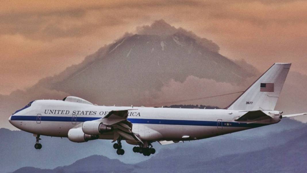 Washington semalarında ‘Kıyamet Günü’ alarmı! E-4B Nightwatch neden havalandı, Türkiye nasıl okuyor? 3